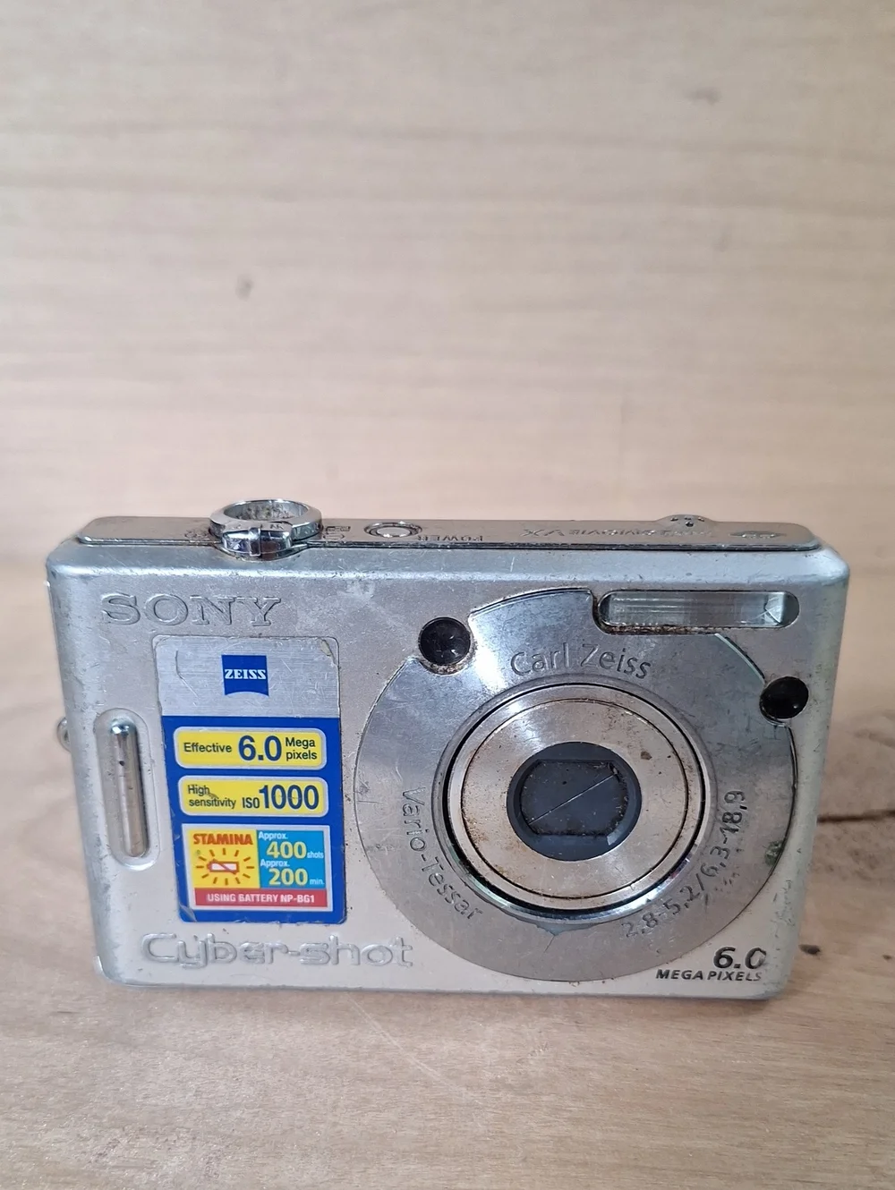Sony Cyber-shot DSC-W30 digital camera 6.0-megapixel Sensor Selling For Parts